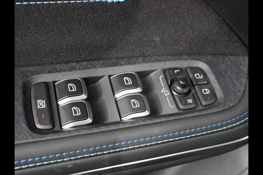 Lynk & Co 01 1.5 192KW PHEV Panoramadak Navigatie Apple Carplay/ Android Auto Camera Parkeersensoren Adaptive Cruise Control Memory stoelen verwarmbaar Full Led Climate Control Lichtmetalen velgen