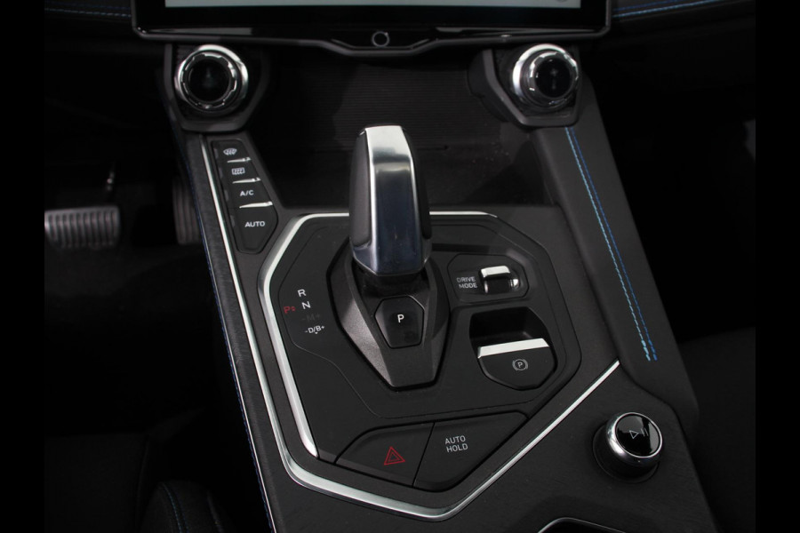 Lynk & Co 01 1.5 192KW PHEV Panoramadak Navigatie Apple Carplay/ Android Auto Camera Parkeersensoren Adaptive Cruise Control Memory stoelen verwarmbaar Full Led Climate Control Lichtmetalen velgen