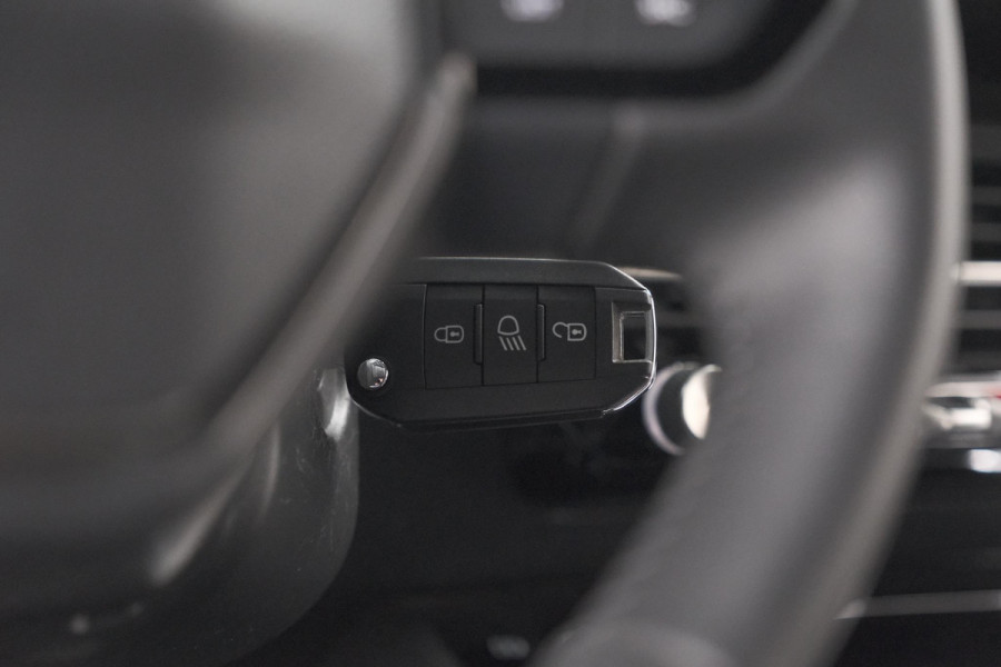 Peugeot 2008 PureTech 100 Allure | Apple Carplay | Parkeersensoren | Climate Control | Cruise Control