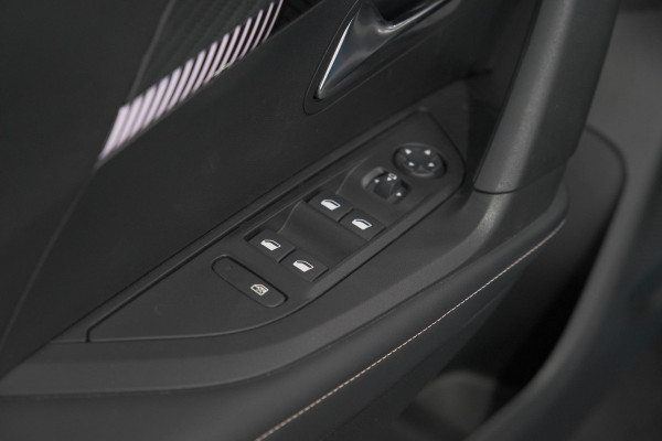 Peugeot 2008 PureTech 100 Allure | Apple Carplay | Parkeersensoren | Climate Control | Cruise Control