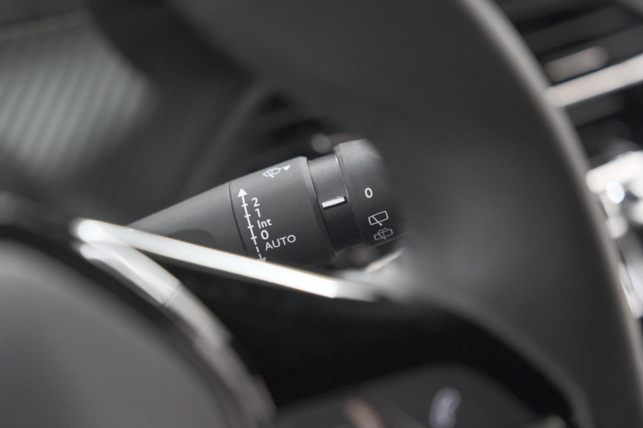 Peugeot 2008 PureTech 100 Allure | Apple Carplay | Parkeersensoren | Climate Control | Cruise Control