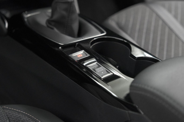 Peugeot 2008 PureTech 100 Allure | Apple Carplay | Parkeersensoren | Climate Control | Cruise Control