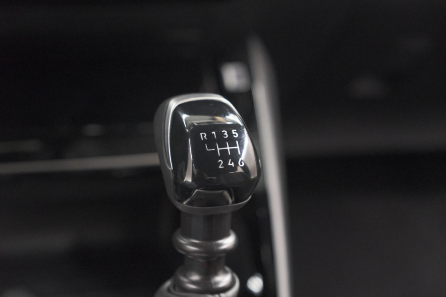 Peugeot 2008 PureTech 100 Allure | Apple Carplay | Parkeersensoren | Climate Control | Cruise Control