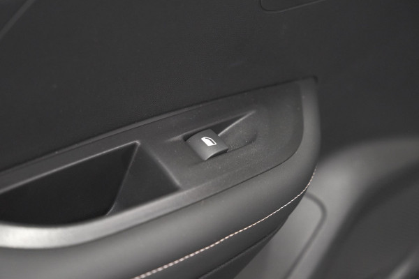 Peugeot 2008 PureTech 100 Allure | Apple Carplay | Parkeersensoren | Climate control