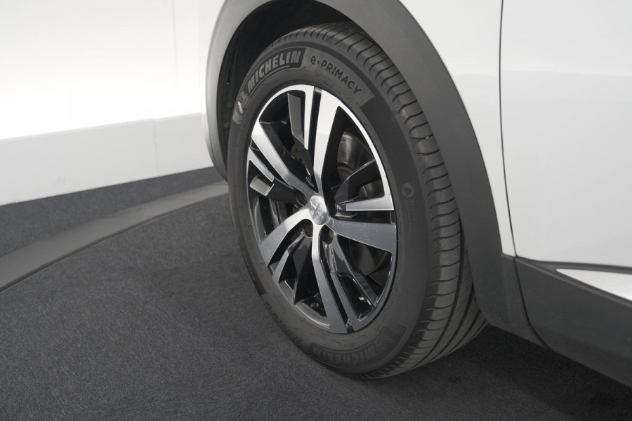Peugeot 5008 PureTech 130 EAT8 GT-Line | Schuif-/Kanteldak | Trekhaak | Elektrische Kofferklep | Camera
