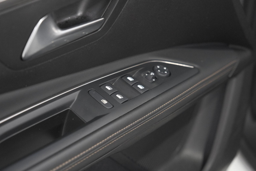 Peugeot 5008 PureTech 130 EAT8 GT-Line | Schuif-/Kanteldak | Trekhaak | Elektrische Kofferklep | Camera