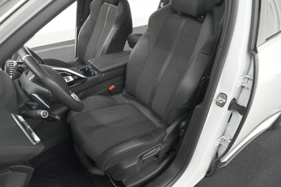 Peugeot 5008 PureTech 130 EAT8 GT-Line | Schuif-/Kanteldak | Trekhaak | Elektrische Kofferklep | Camera