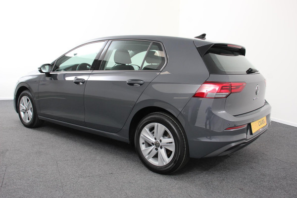 Volkswagen Golf 1.0 TSI 110pk Automaat Life Navigatie Climate Control Navigatie Camera Digitale Cockpit Parkeer sensoren  V+A DAB Cruise Control Lichtmetalen Velgen