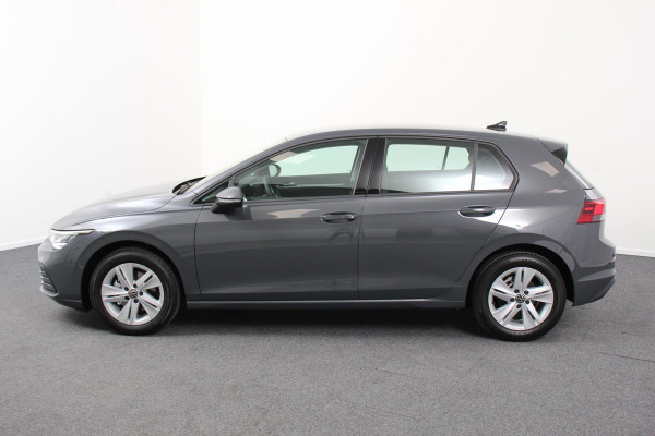 Volkswagen Golf 1.0 TSI 110pk Automaat Life Navigatie Climate Control Navigatie Camera Digitale Cockpit Parkeer sensoren  V+A DAB Cruise Control Lichtmetalen Velgen