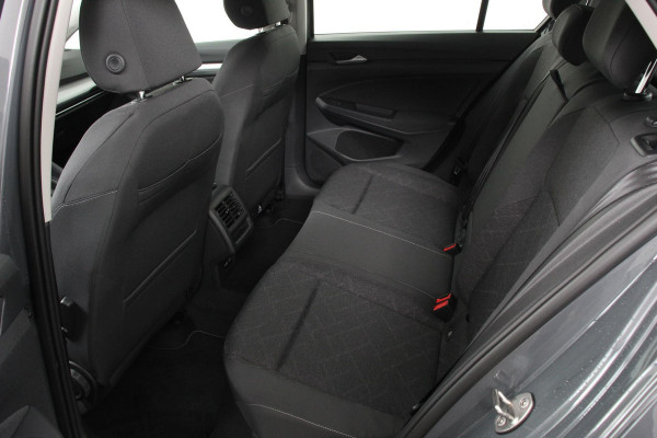 Volkswagen Golf 1.0 TSI 110pk Automaat Life Navigatie Climate Control Navigatie Camera Digitale Cockpit Parkeer sensoren  V+A DAB Cruise Control Lichtmetalen Velgen