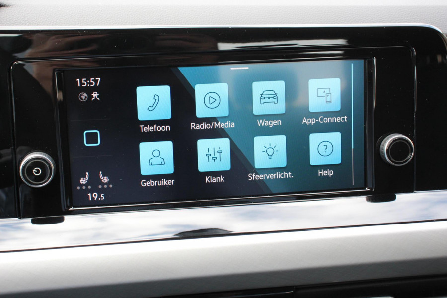 Volkswagen Golf 1.0 TSI 110pk Automaat Life Navigatie Climate Control Navigatie Camera Digitale Cockpit Parkeer sensoren  V+A DAB Cruise Control Lichtmetalen Velgen