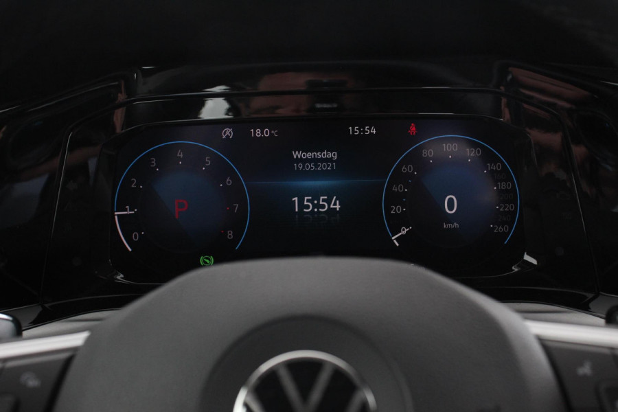 Volkswagen Golf 1.0 TSI 110pk Automaat Life Navigatie Climate Control Navigatie Camera Digitale Cockpit Parkeer sensoren  V+A DAB Cruise Control Lichtmetalen Velgen
