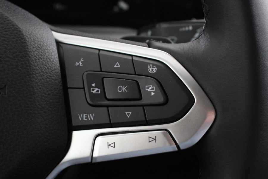 Volkswagen Golf 1.0 TSI 110pk Automaat Life Navigatie Climate Control Navigatie Camera Digitale Cockpit Parkeer sensoren  V+A DAB Cruise Control Lichtmetalen Velgen