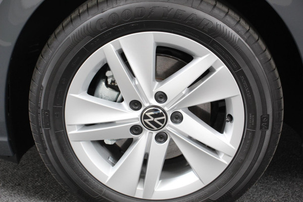 Volkswagen Golf 1.0 TSI 110pk Automaat Life Navigatie Climate Control Navigatie Camera Digitale Cockpit Parkeer sensoren  V+A DAB Cruise Control Lichtmetalen Velgen