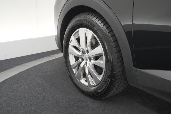 Peugeot 5008 PureTech 130 EAT8 Active Pack Business | 7 Zitplaatsen | Camera | Navigatie | Apple Carplay | Parkeersensoren