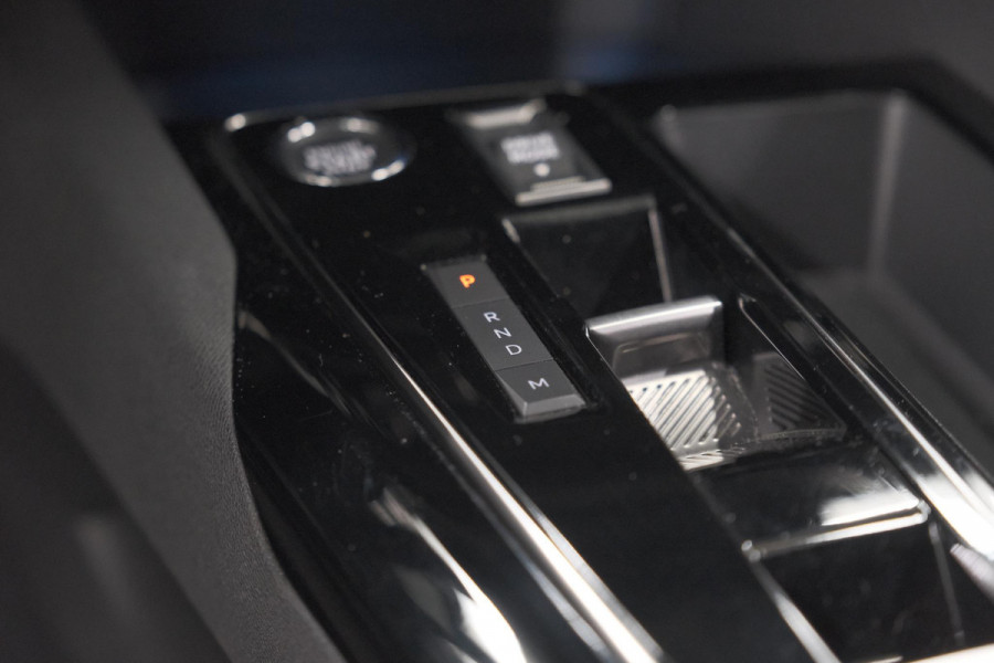 Peugeot 5008 PureTech 130 EAT8 Active Pack Business | 7 Zitplaatsen | Camera | Navigatie | Apple Carplay | Parkeersensoren