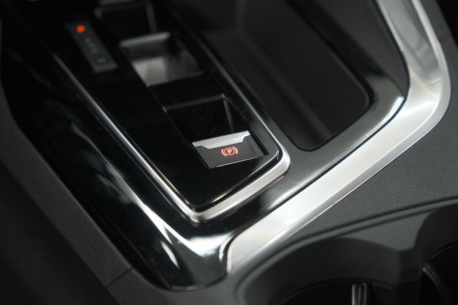 Peugeot 5008 PureTech 130 EAT8 Active Pack Business | 7 Zitplaatsen | Camera | Navigatie | Apple Carplay | Parkeersensoren