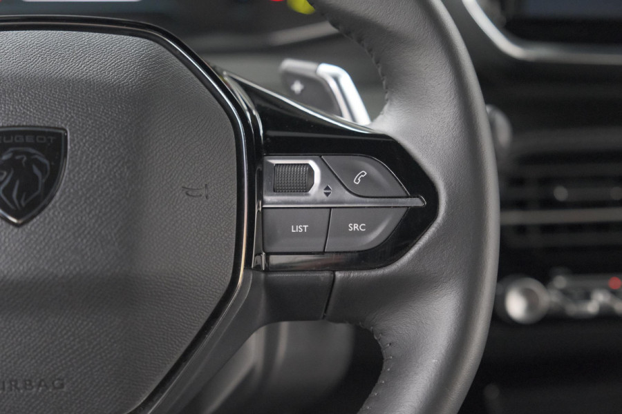 Peugeot 2008 Hybrid 136 e-DCS6 Style | Apple Carplay | Parkeersensoren | Climate control
