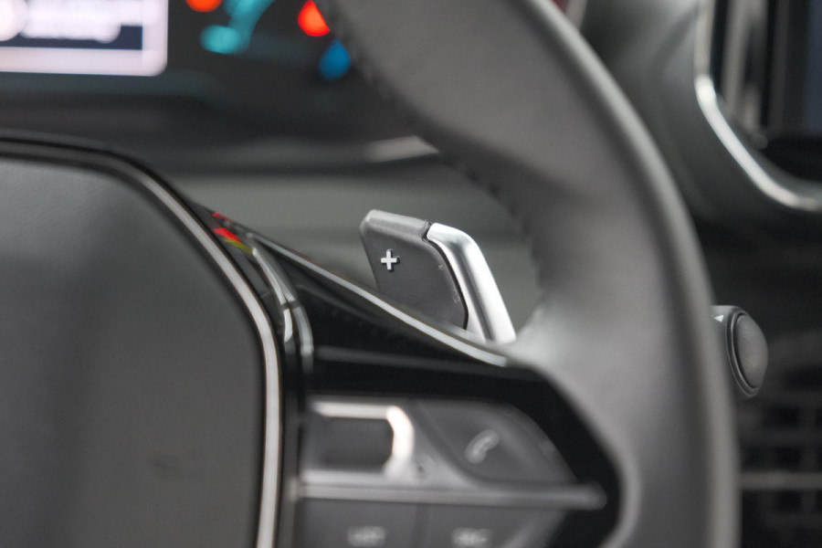 Peugeot 2008 Hybrid 136 e-DCS6 Style | Apple Carplay | Parkeersensoren | Climate control