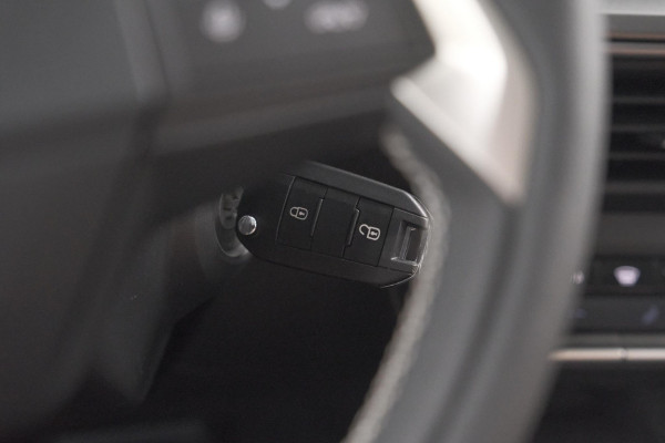 Opel Frontera 1.2 Turbo Hybrid 110 GS | Stoelverwarming en Stuurwielverwarming | Camera | Dodehoekdetectie | Apple Carplay