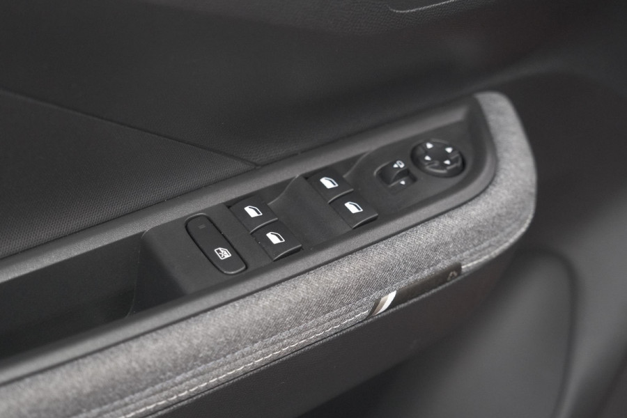 Opel Frontera 1.2 Turbo Hybrid 110 GS | Stoelverwarming en Stuurwielverwarming | Camera | Dodehoekdetectie | Apple Carplay