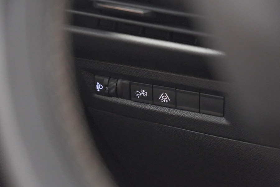 Opel Frontera 1.2 Turbo Hybrid 110 GS | Stoelverwarming en Stuurwielverwarming | Camera | Dodehoekdetectie | Apple Carplay