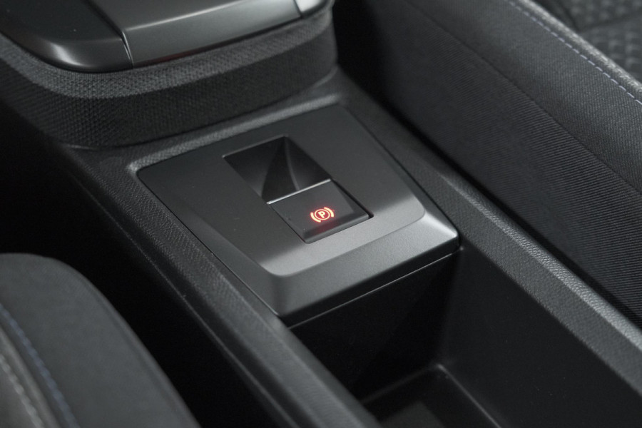 Opel Frontera 1.2 Turbo Hybrid 110 GS | Stoelverwarming en Stuurwielverwarming | Camera | Dodehoekdetectie | Apple Carplay