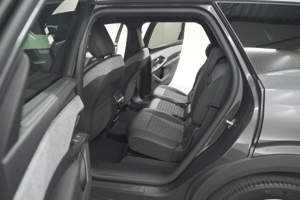 Peugeot 5008 1.2 Hybrid 136 e-DCS6 Allure | Trekhaak | 7 Zitplaatsen | Camera | Stoelverwarming | Navigatie | Trekhaak