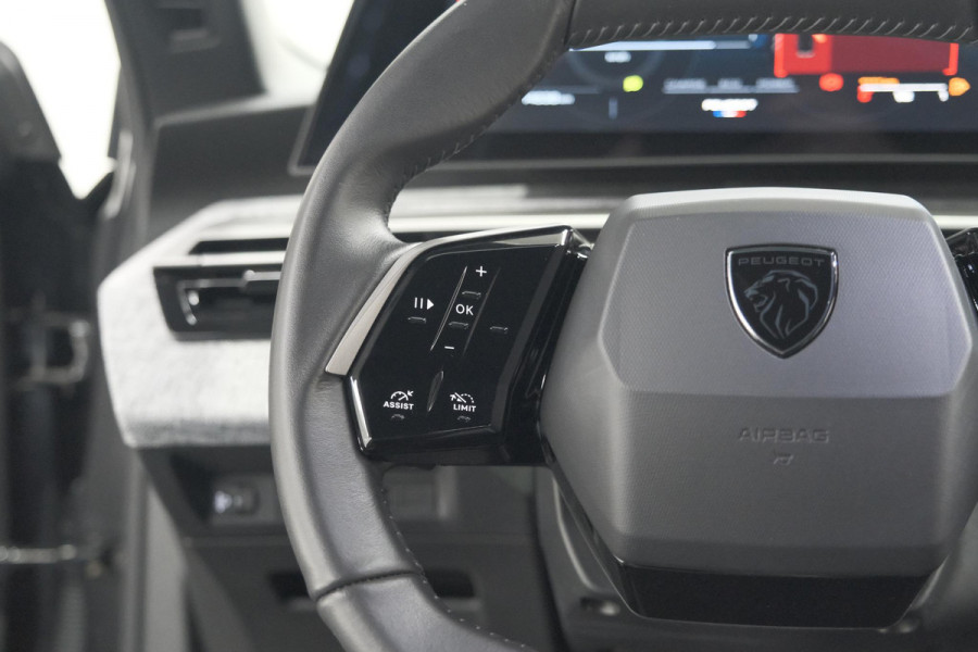 Peugeot 5008 1.2 Hybrid 136 e-DCS6 Allure | Trekhaak | 7 Zitplaatsen | Camera | Stoelverwarming | Navigatie | Trekhaak