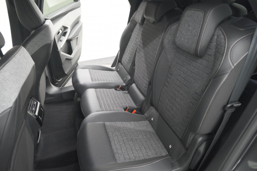 Peugeot 5008 1.2 Hybrid 136 e-DCS6 Allure | Trekhaak | 7 Zitplaatsen | Camera | Stoelverwarming | Navigatie | Trekhaak