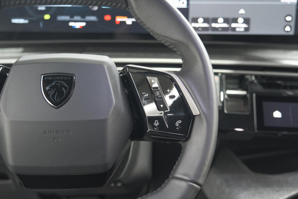 Peugeot 5008 1.2 Hybrid 136 e-DCS6 Allure | Trekhaak | 7 Zitplaatsen | Camera | Stoelverwarming | Navigatie | Trekhaak
