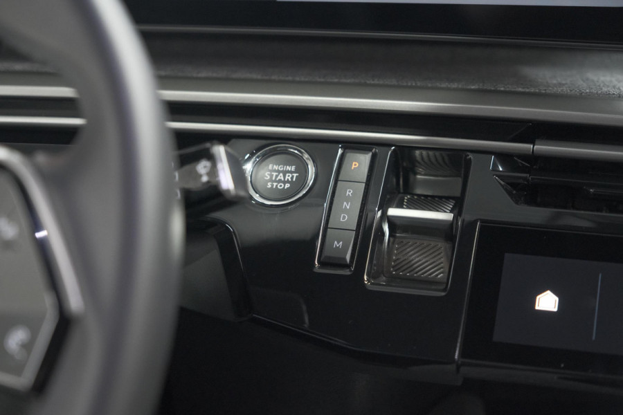 Peugeot 5008 1.2 Hybrid 136 e-DCS6 Allure | Trekhaak | 7 Zitplaatsen | Camera | Stoelverwarming | Navigatie | Trekhaak