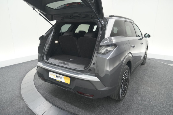 Peugeot 5008 1.2 Hybrid 136 e-DCS6 Allure | Trekhaak | 7 Zitplaatsen | Camera | Stoelverwarming | Navigatie | Trekhaak