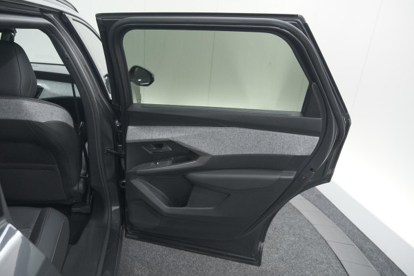 Peugeot 5008 1.2 Hybrid 136 e-DCS6 Allure | Trekhaak | 7 Zitplaatsen | Camera | Stoelverwarming | Navigatie | Trekhaak