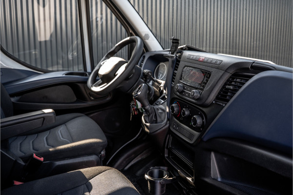 Iveco Daily 35C18 | 3.0L | 180 PK | Bakwagen met laadklep | Zijdeur | Automaat | N1 | Cruise | Airco