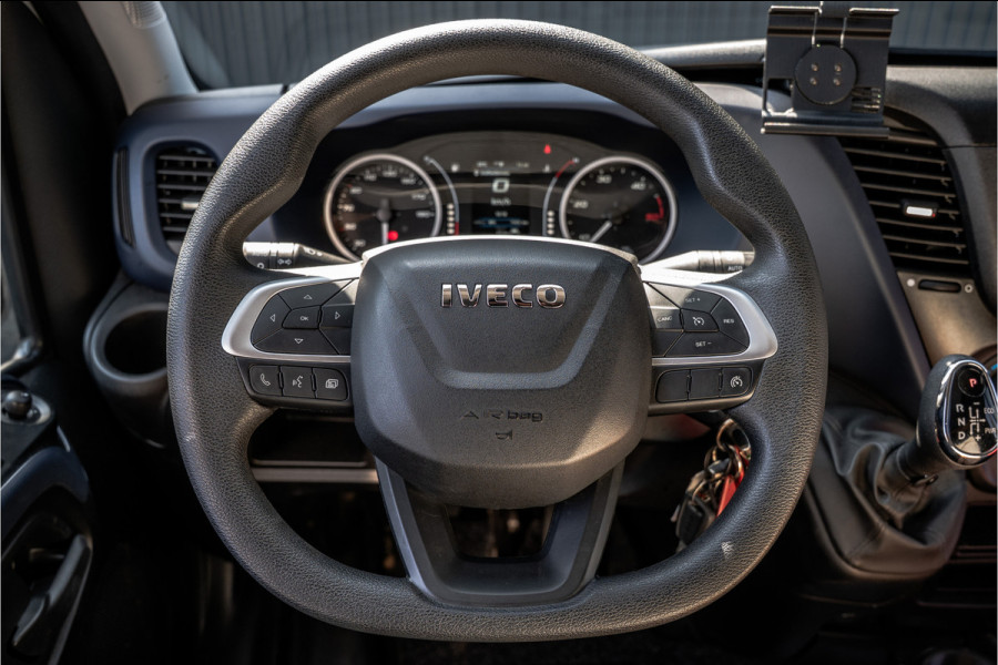 Iveco Daily 35C18 | 3.0L | 180 PK | Bakwagen met laadklep | Zijdeur | Automaat | N1 | Cruise | Airco