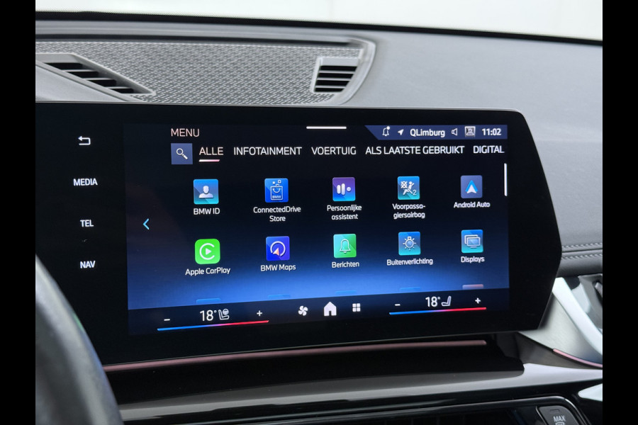 BMW X1 xDrive30e 327pk M-sport Leer Pano-Dak/Hef-Dak M-Sportstoelen+Elektr.+Geheugen+Verwarmd Trekhaak Harman-Kardon Adaptive-LED Live- Adaptive-Cruise AWD StuurVerwarmd Zwarte-Hemel Travelpack Park-Assist Pdc Draadloze lader Innovations-pakket Comfort-Pack €75.000,- Nieuw  Orig.NL auto! 1.800kg trekvermogen