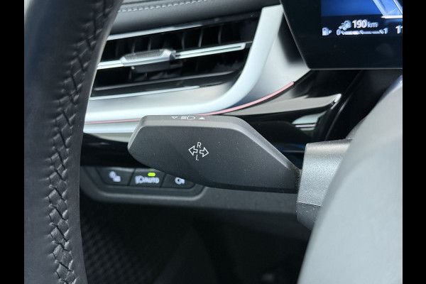 BMW X1 xDrive30e 327pk M-sport Leer Pano-Dak/Hef-Dak M-Sportstoelen+Elektr.+Geheugen+Verwarmd Trekhaak Harman-Kardon Adaptive-LED Live- Adaptive-Cruise AWD StuurVerwarmd Zwarte-Hemel Travelpack Park-Assist Pdc Draadloze lader Innovations-pakket Comfort-Pack €75.000,- Nieuw  Orig.NL auto! 1.800kg trekvermogen