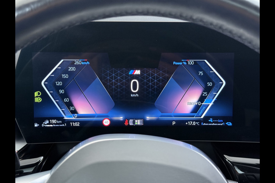 BMW X1 xDrive30e 327pk M-sport Leer Pano-Dak/Hef-Dak M-Sportstoelen+Elektr.+Geheugen+Verwarmd Trekhaak Harman-Kardon Adaptive-LED Live- Adaptive-Cruise AWD StuurVerwarmd Zwarte-Hemel Travelpack Park-Assist Pdc Draadloze lader Innovations-pakket Comfort-Pack €75.000,- Nieuw  Orig.NL auto! 1.800kg trekvermogen