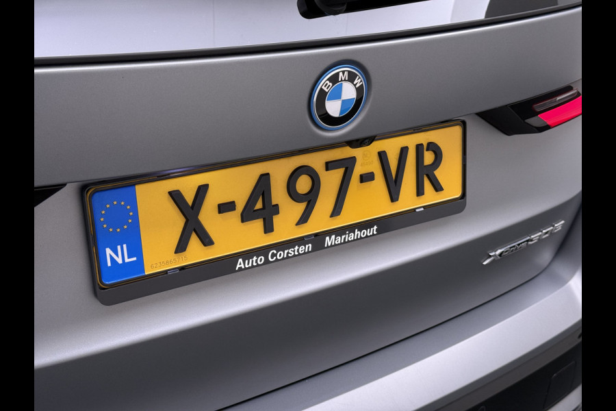 BMW X1 xDrive30e 327pk M-sport Leer Pano-Dak/Hef-Dak M-Sportstoelen+Elektr.+Geheugen+Verwarmd Trekhaak Harman-Kardon Adaptive-LED Live- Adaptive-Cruise AWD StuurVerwarmd Zwarte-Hemel Travelpack Park-Assist Pdc Draadloze lader Innovations-pakket Comfort-Pack €75.000,- Nieuw  Orig.NL auto! 1.800kg trekvermogen
