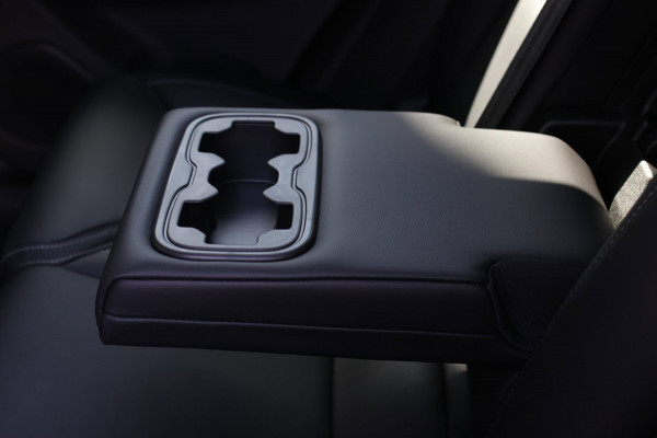 Volvo XC60 2.0 T8 Ultra Black Edition *B&W*Pano*Massage*Luchtvering*