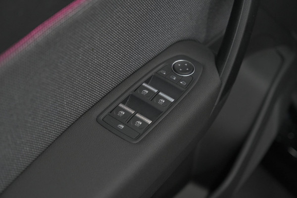Renault Captur 1.8 E-Tech full hybrid 160 Techno | Camera | Adaptieve Cruise Control | Navigatie