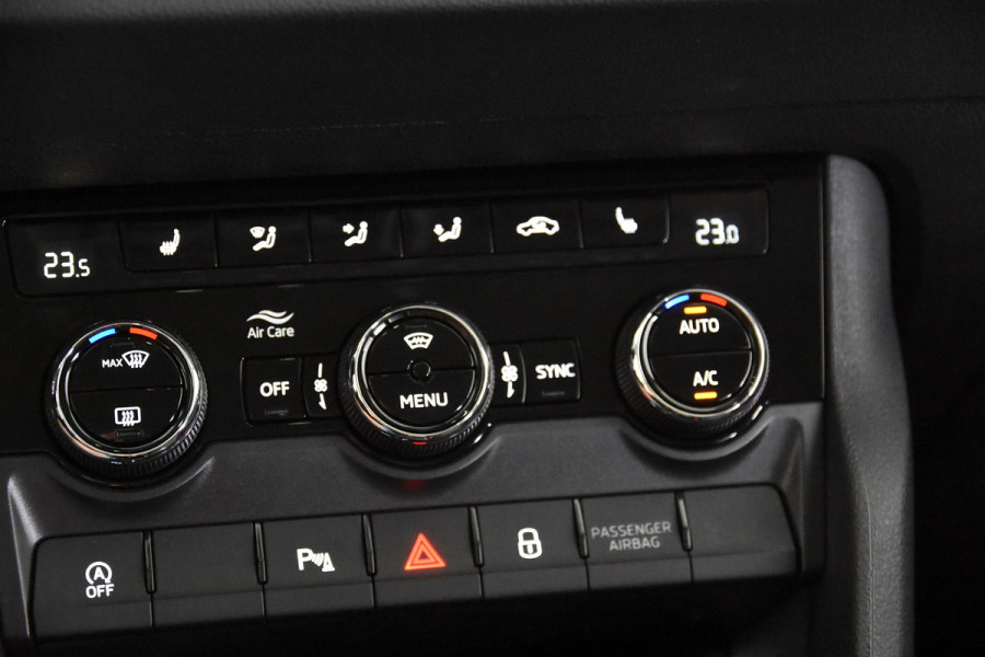Škoda Karoq 1.5 TSI Selection *1ste Eigenaar*4x Stoelverwarming*Trekhaak*