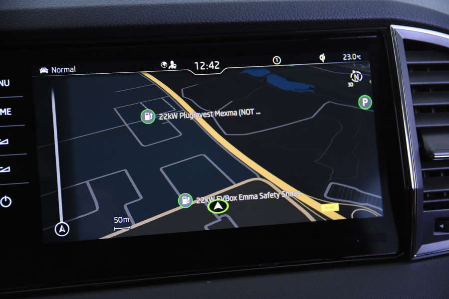 Škoda Karoq 1.5 TSI Selection *1ste Eigenaar*4x Stoelverwarming*Trekhaak*