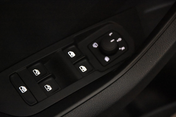 Škoda Karoq 1.5 TSI Selection *1ste Eigenaar*4x Stoelverwarming*Trekhaak*