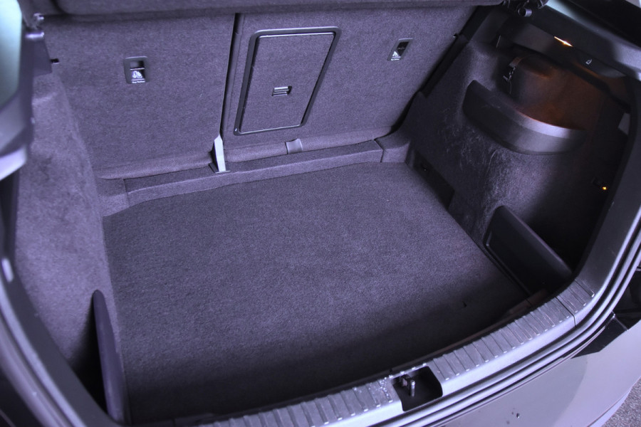 Škoda Karoq 1.5 TSI Selection *1ste Eigenaar*4x Stoelverwarming*Trekhaak*