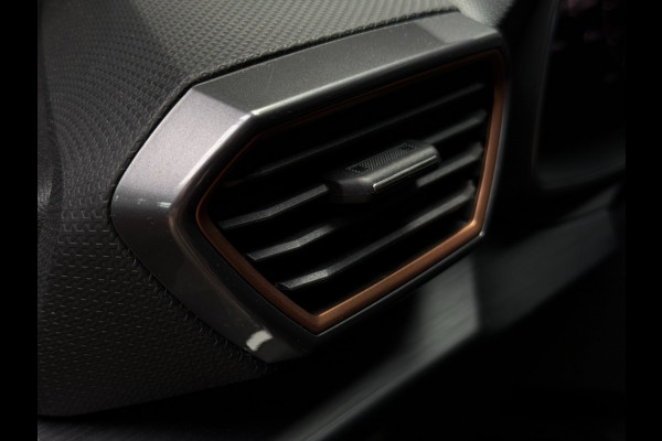 Seat Leon Sportstourer 1.4 e-Hybrid VZ Copper Panorama Matrix LED volleder BTW ACC 19 inchCarPlay