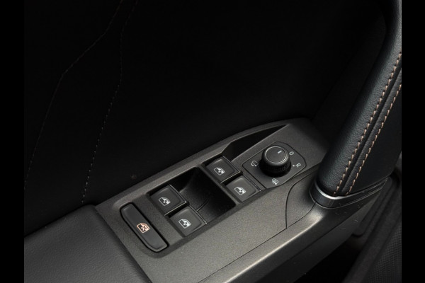 Seat Leon Sportstourer 1.4 e-Hybrid VZ Copper Panorama Matrix LED volleder BTW ACC 19 inchCarPlay