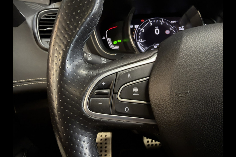 Renault Grand Scénic 1.3 TCe Bose Black Edition | Panoramadak | Camera | Stoel/stuurverwarming | Head-up display | Carplay | 20'' LMV