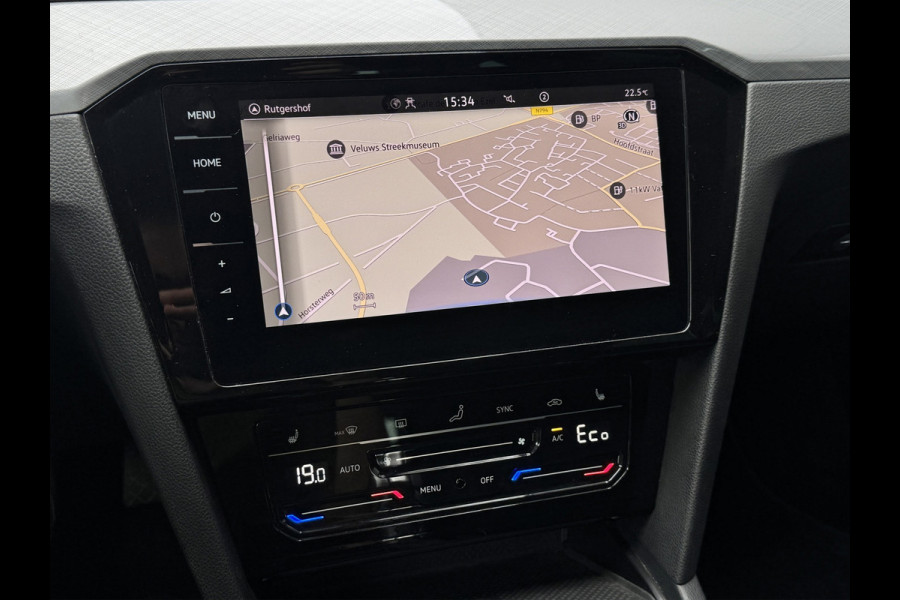 Volkswagen Passat Variant 1.4 TSI PHEV GTE | Trekhaak | Matrix IQ | Massage | Virtual | 360 | Carplay | Dealer onderhouden